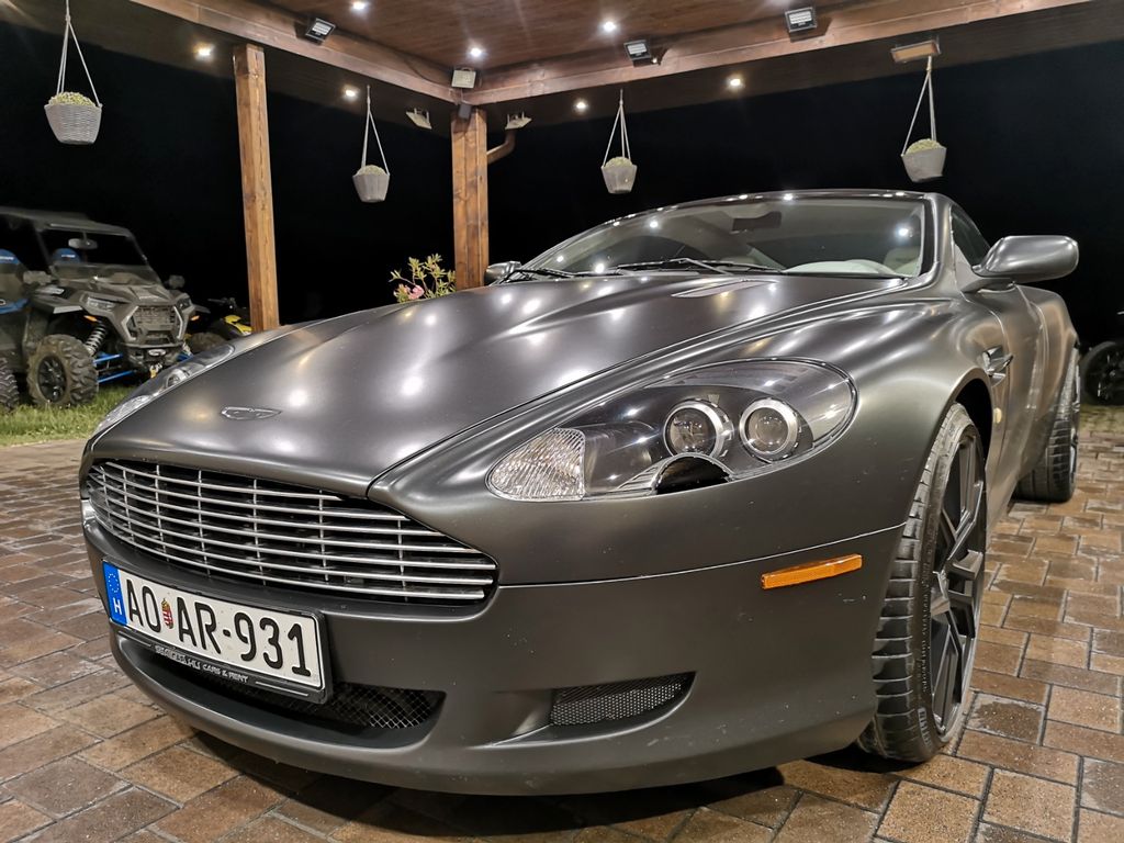 Aston Martin DB9