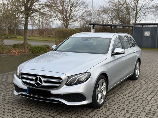 Mercedes-Benz E 220d T AVANTGARDE 9G Widescreen Top Zustand