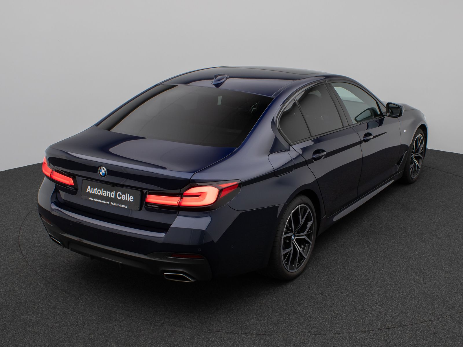 Fahrzeugabbildung BMW 540d xD M Sport Glasdach Kamer Laser HUD H/K 19"