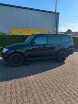 Mitsubishi Pajero 3,2 DI-D 4WD Automatik   - Mitsubishi Gebrauchtwagen in Stuttgart