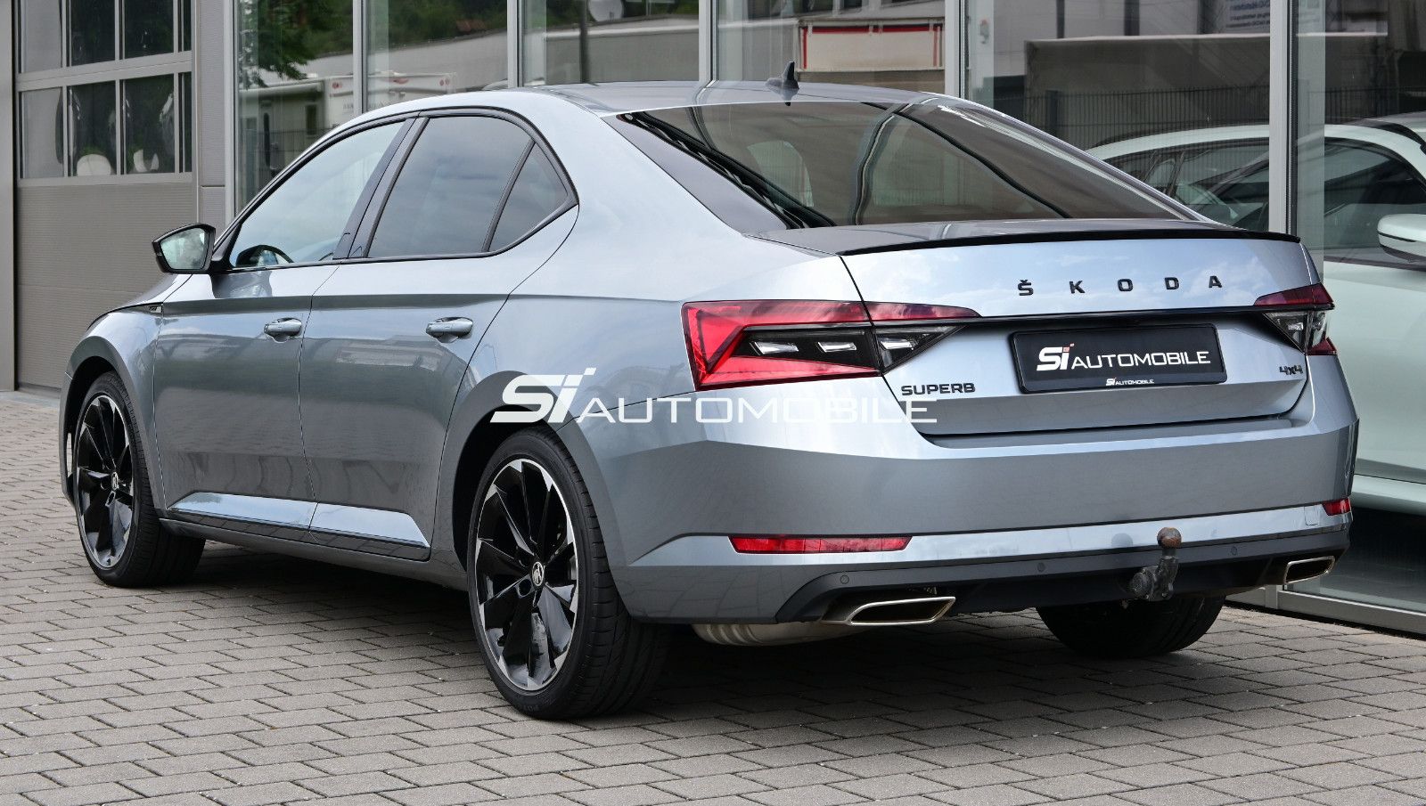 Fahrzeugabbildung SKODA Superb 2.0 TSI 4x4 SPORTLINE °ACC°AHK°STHZG°360°