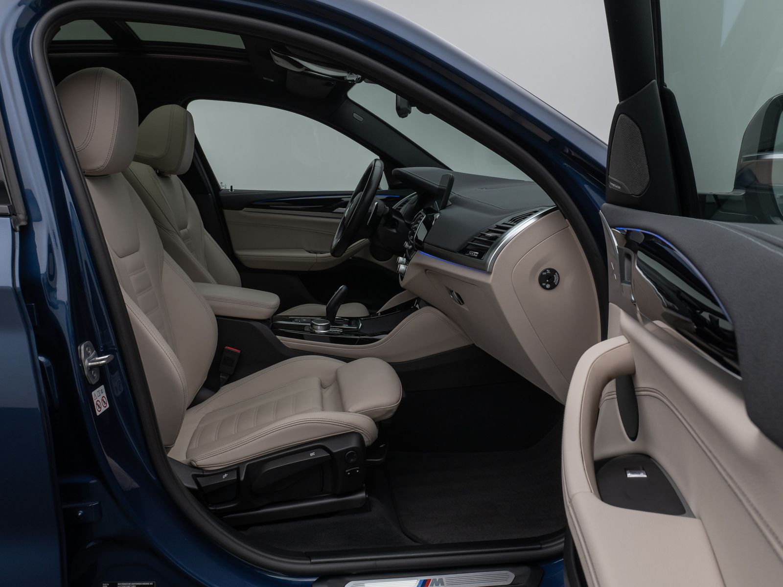 Fahrzeugabbildung BMW X4 xD30d M Sport Panorama Kamera HUD H/K AHK 21"