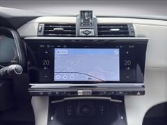 Fahrzeugabbildung DS Automobiles DS 7 BlueHDI 130 EAT8 Étoile Opera Hellgrau