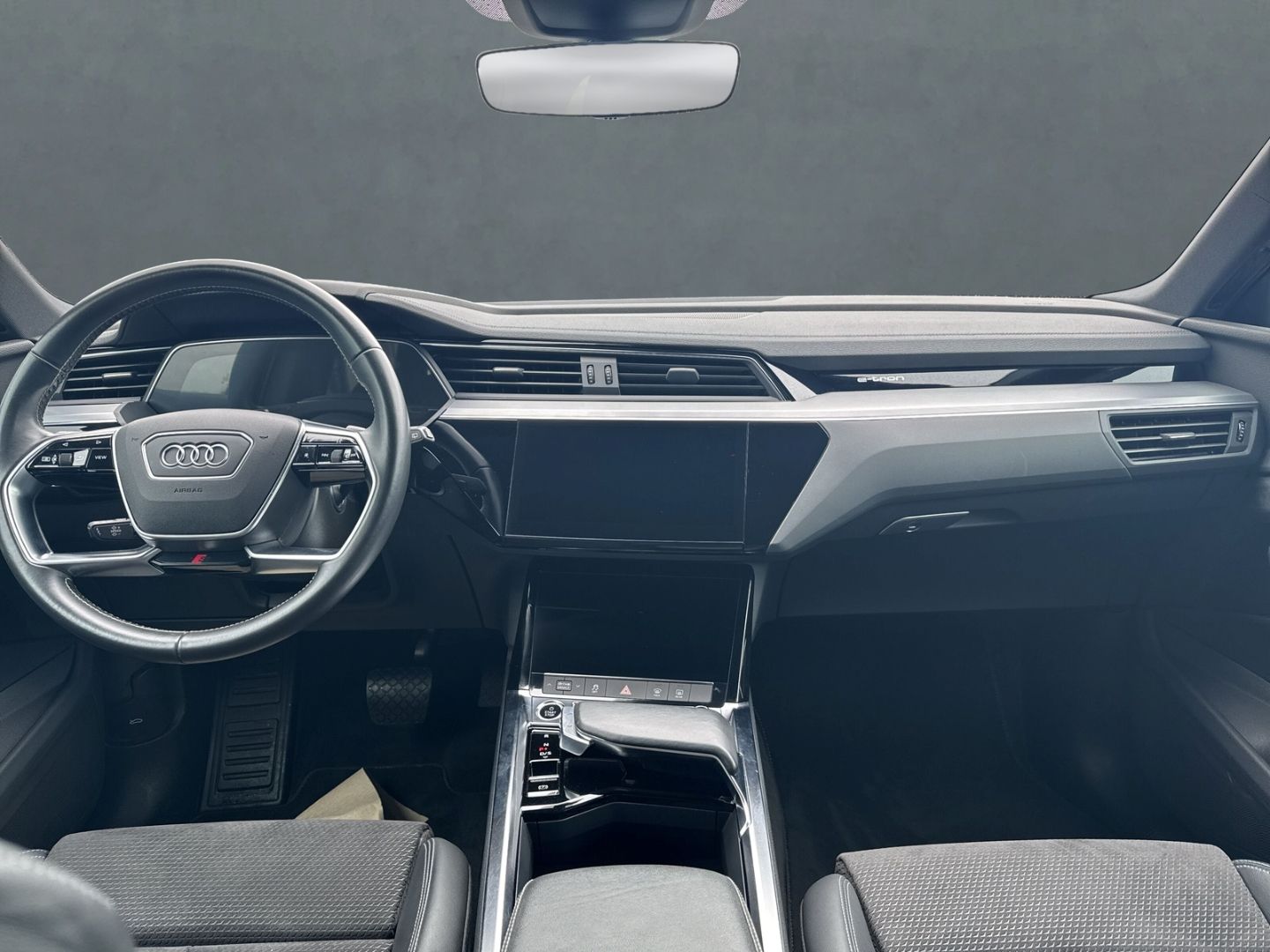 e-tron 50 quattro S line Luftfederung AD Niveau 