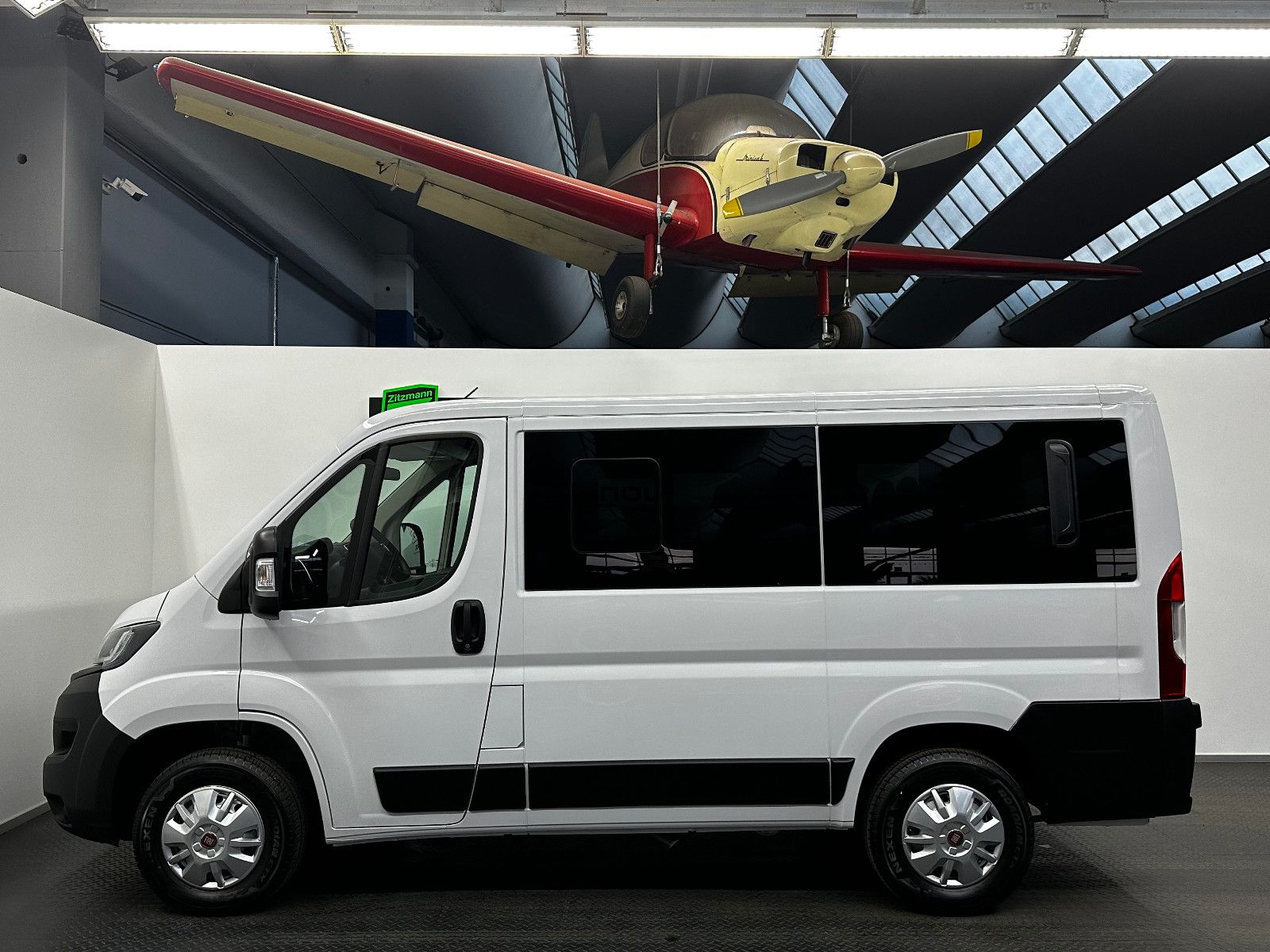 Fahrzeugabbildung Fiat Ducato Kombi 30 140 L1H1 RS: 3000 mm 9-SITZER