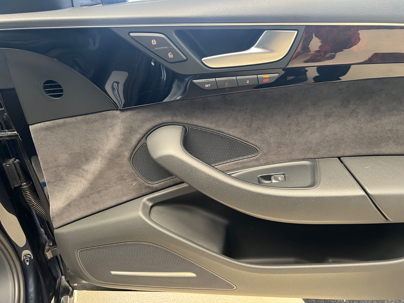 Fahrzeugabbildung Audi A8 3.0 TDI quattro * 20 S LINE ALUFELGEN *
