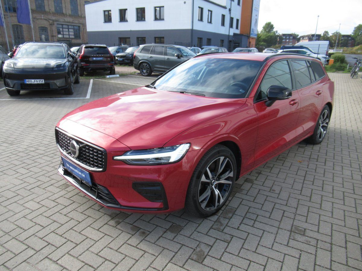 Volvo V60 B4 Benzin Plus Dark Automatik imagem 2