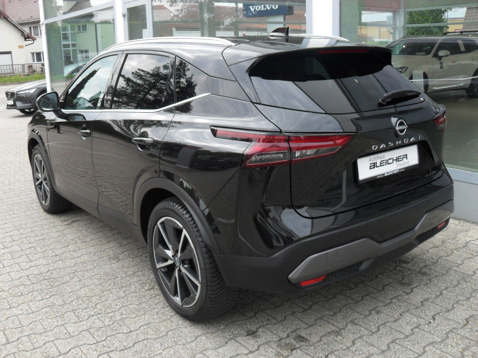 Fahrzeugabbildung Nissan Qashqai Tekna 4x4 | HeadUp | WP | Panorama