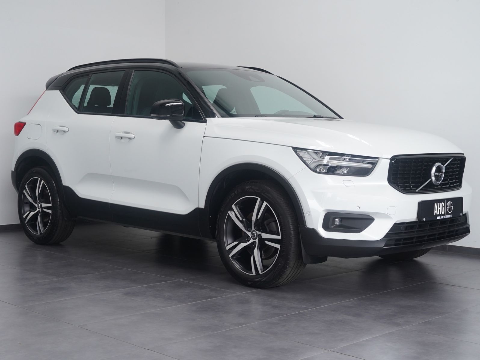 Fahrzeugabbildung Volvo XC40 B4 B R Design LED/NAVI/ACC/LEDER/360°