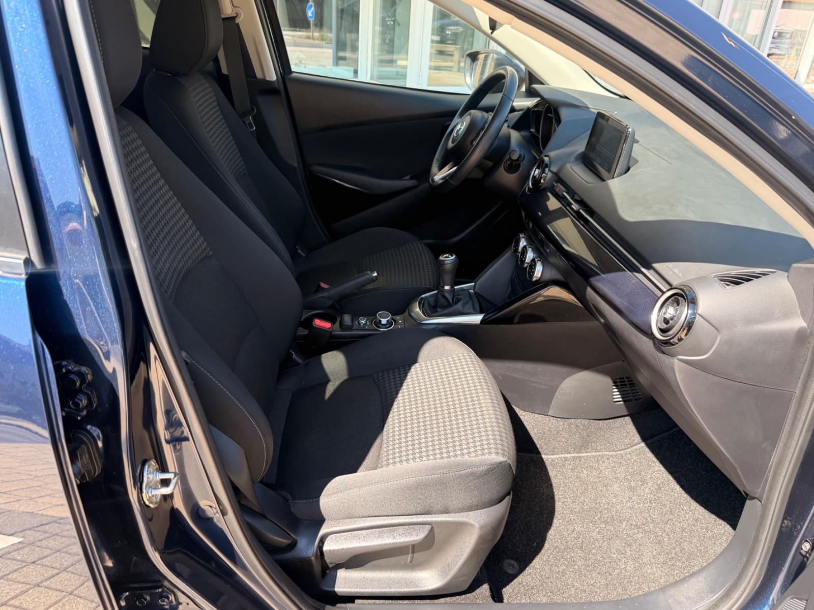 Mazda 2 Lim. Kizoku,23400km