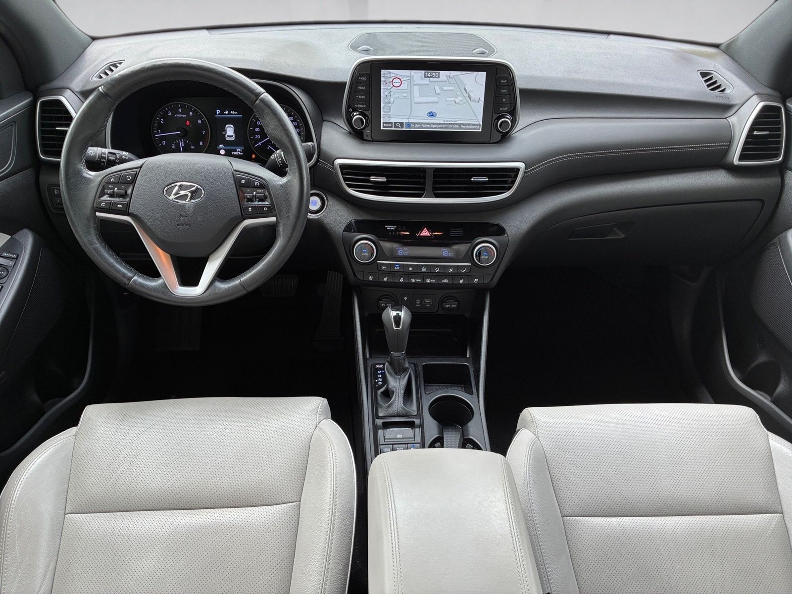 Fahrzeugabbildung Hyundai Tucson 1.6 Premium 360,KlimaA,LED,Leder,Navi,SHZ