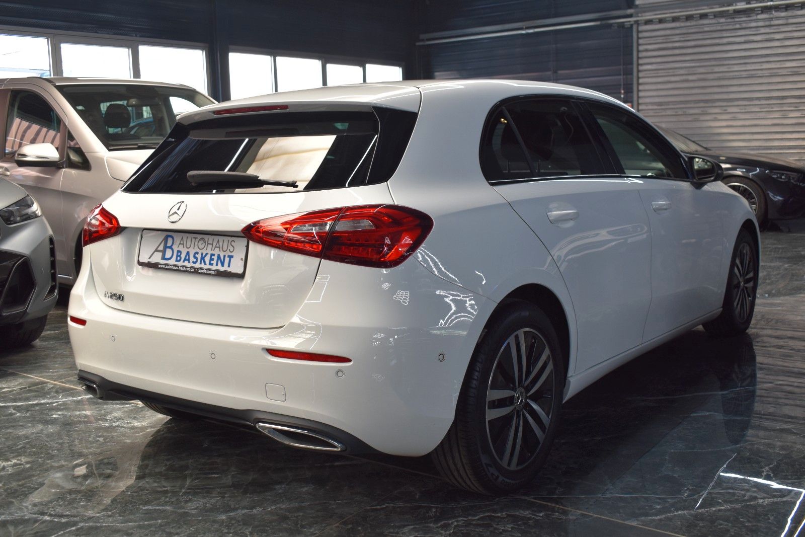 Mercedes-Benz A 250 KAMERA NAVIGATION WIDESCREEN SHZ PDC foto 4