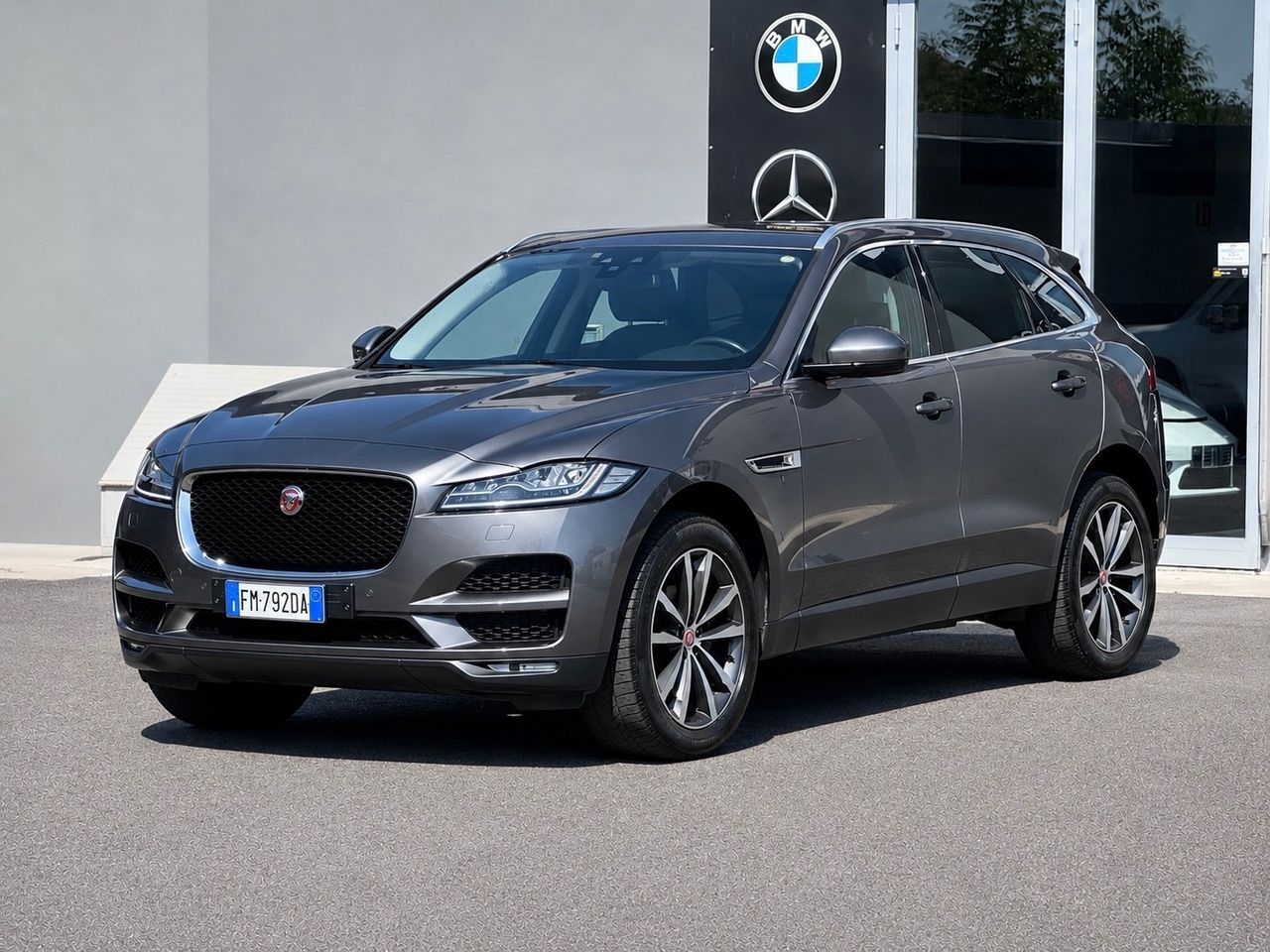 Jaguar F-Pace - 1