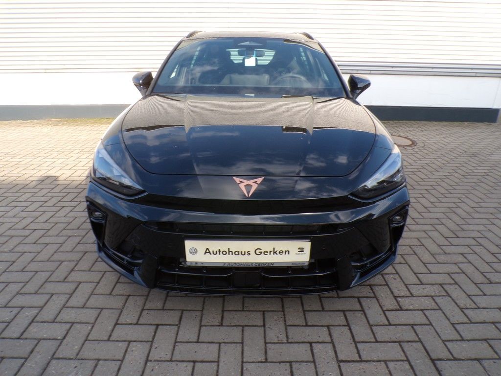 Fahrzeugabbildung CUPRA Leon Sportstourer VZ 1.5 e-Hybrid DSG Black Edit