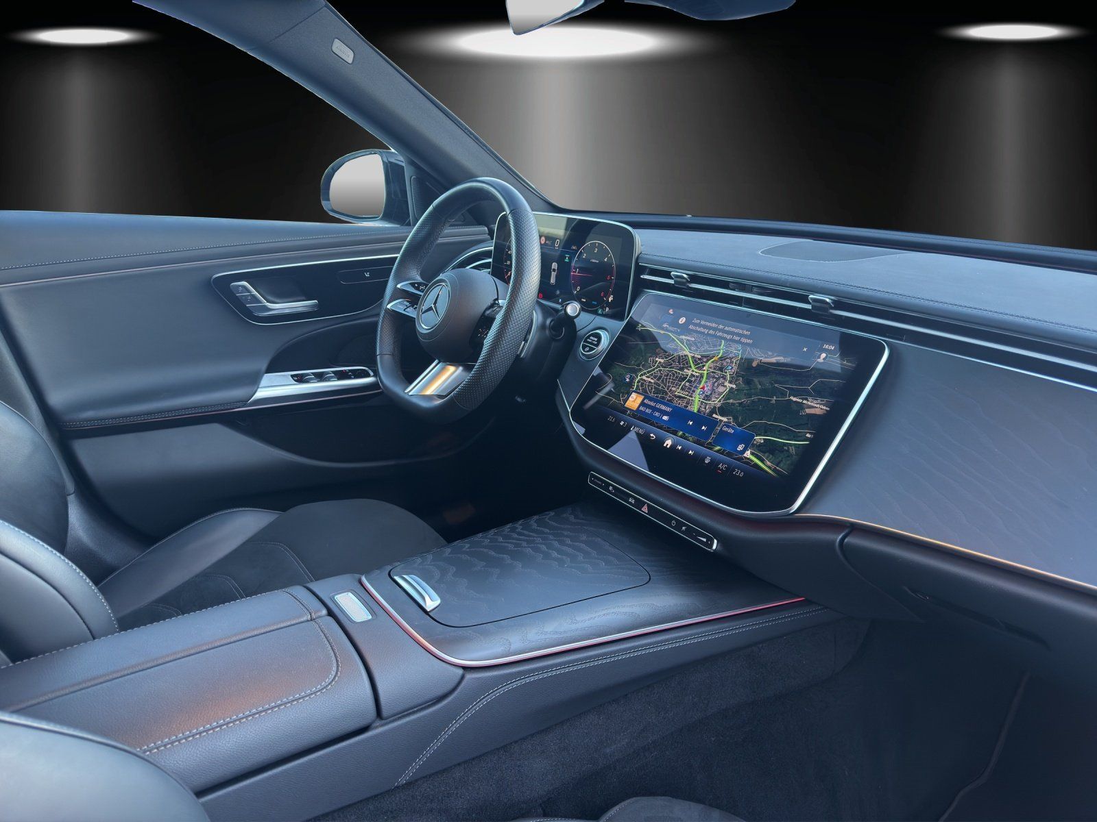 Fahrzeugabbildung Mercedes-Benz E 220 d 4M T AMG Advanced AHK KeyGo DISTRO Night