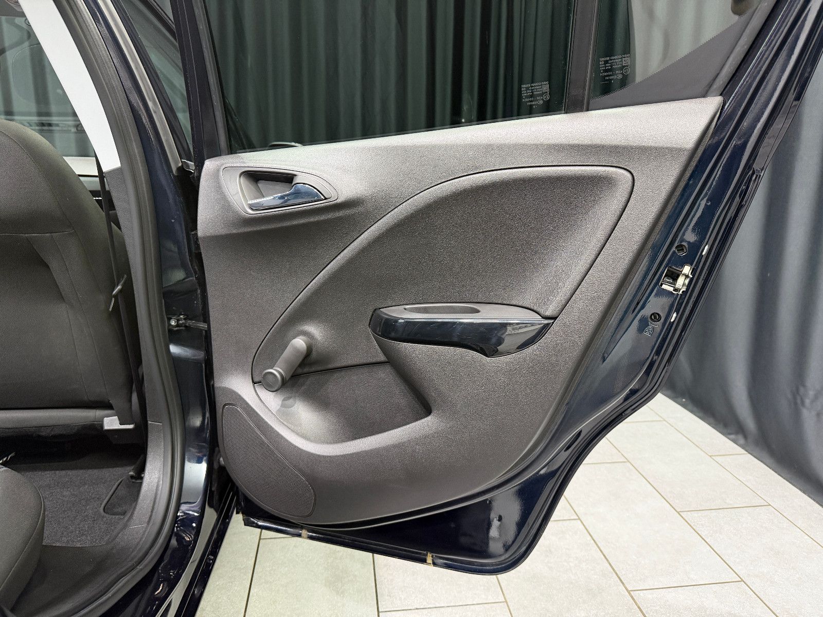 Fahrzeugabbildung Opel Corsa E|Automatik|RF-Kamera|Heizung|Bluetooth