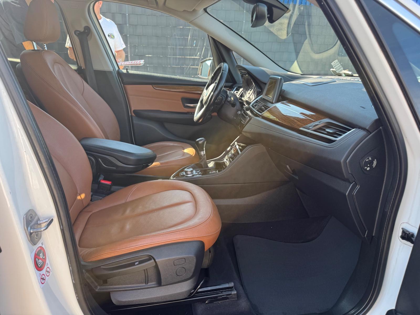 BMW 218 Active Tourer *NAVI*LEDER*PDC*LED*TEMP*
