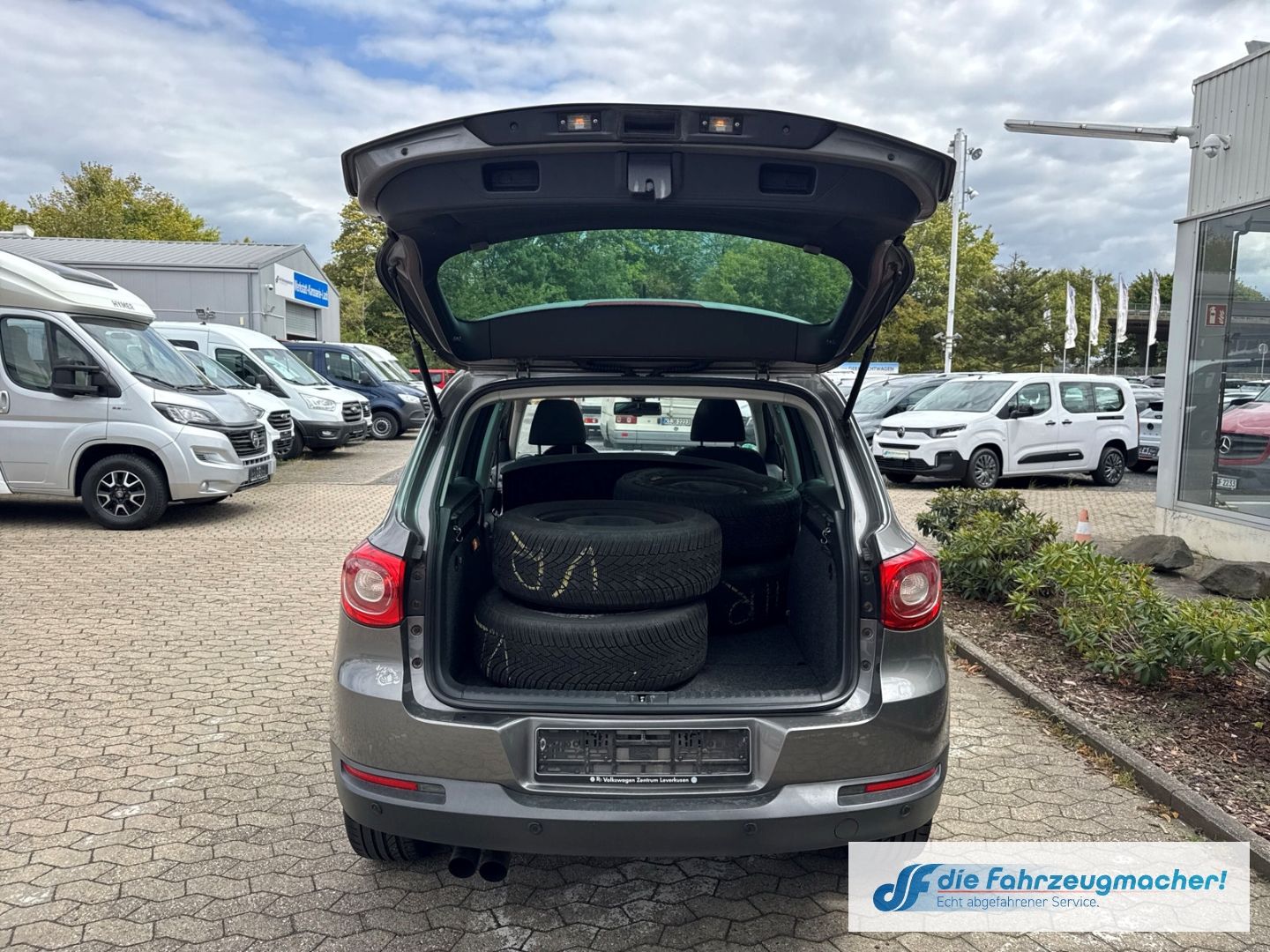 Fahrzeugabbildung Volkswagen Tiguan Sport & Style 4Motion El. Panodach *EXPO