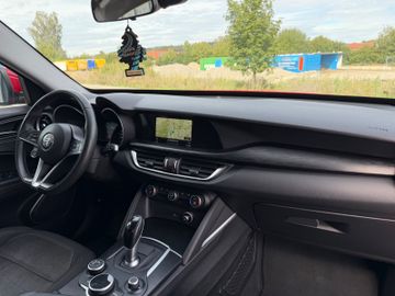 Alfa-Romeo Stelvio - 10