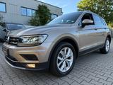 Volkswagen Tiguan Highline 4Motion DSG 4x4 * 1 Hand * AHK * - : Beige, Vollleder