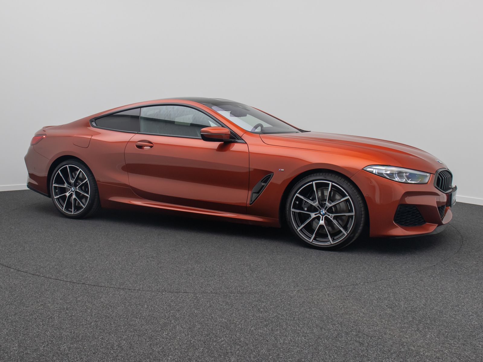 Fahrzeugabbildung BMW M850i xD Laser Kamera HUD DAB H/K SoftCL 20Zoll