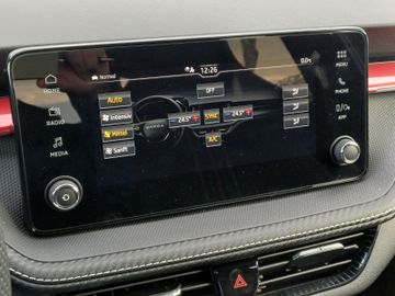 Bild 15 Skoda Fabia DSG Monte Carlo LED SmartLink Kamera 85KW