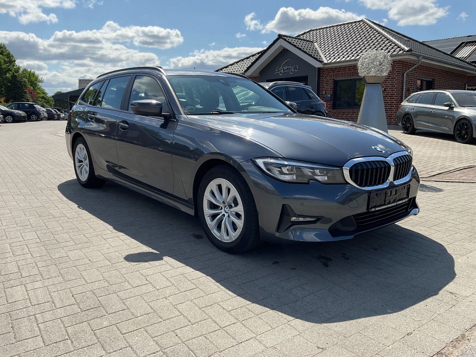 Fahrzeugabbildung BMW 320d xDrive Touring,AHK,LED,Navi,VirtualCockpit