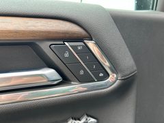 Fahrzeugabbildung Chevrolet Silverado High Country 6.2 V8 Black-Package LPG