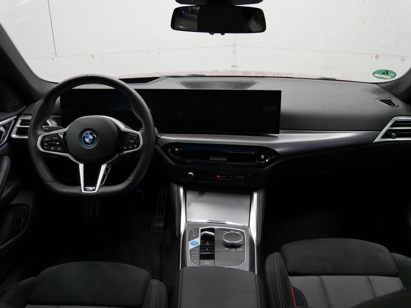 Fahrzeugabbildung BMW i4 eDrive40 M Sportpaket Driving Assistant Profe