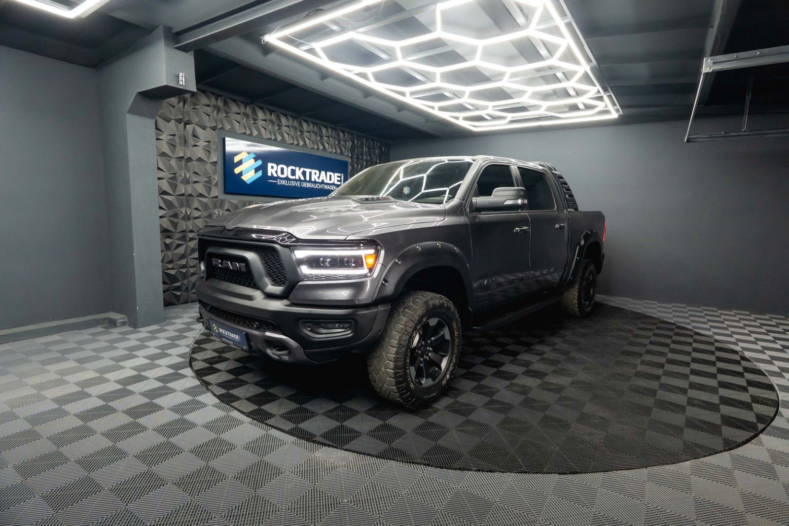 Fahrzeugabbildung Dodge RAM 3.0 V6 EcoDiesel 4x4 REBEL OFFROAD AXLE LOCK