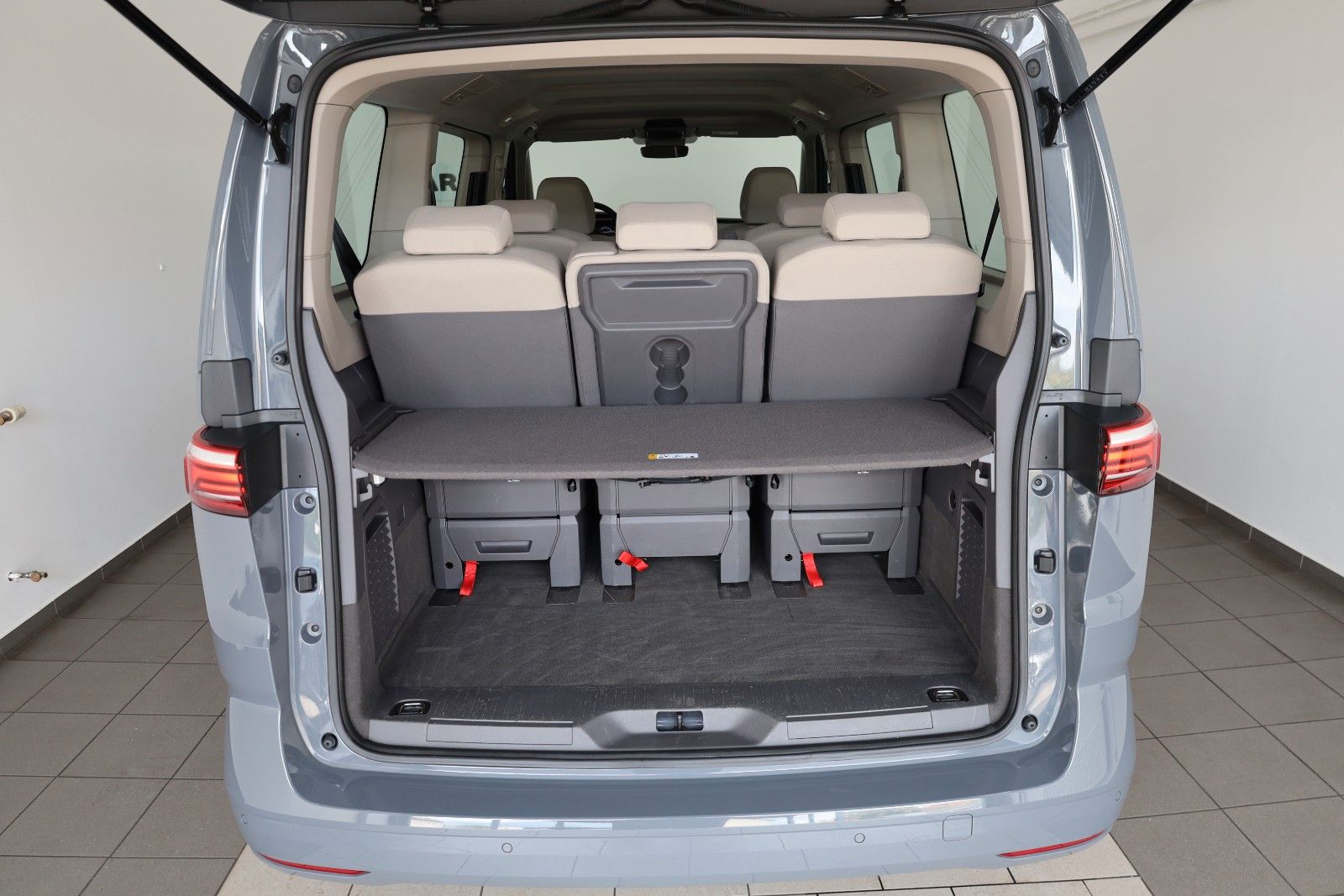 Fahrzeugabbildung Volkswagen T7 Multivan Life lang  7 Si,AppleCarplay,Keyless