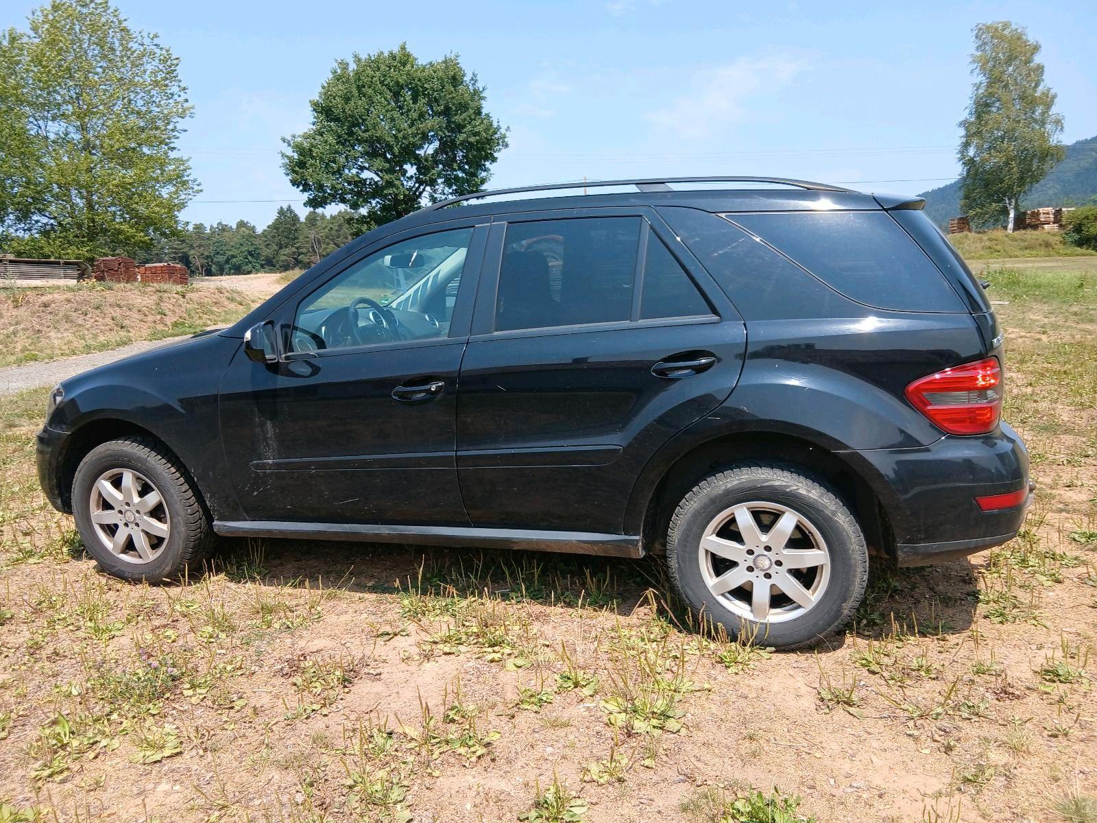 Mercedes-Benz ML350 2009 — photo 12