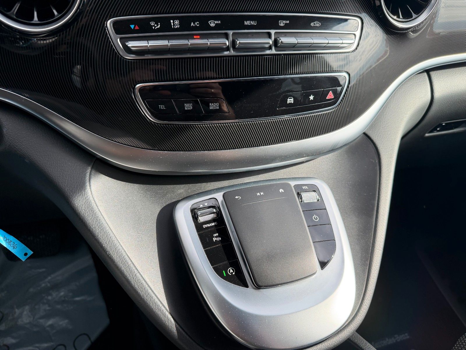 Fahrzeugabbildung Mercedes-Benz V 250 d EDITION Kompakt Kamera MBUX Kühlschrank