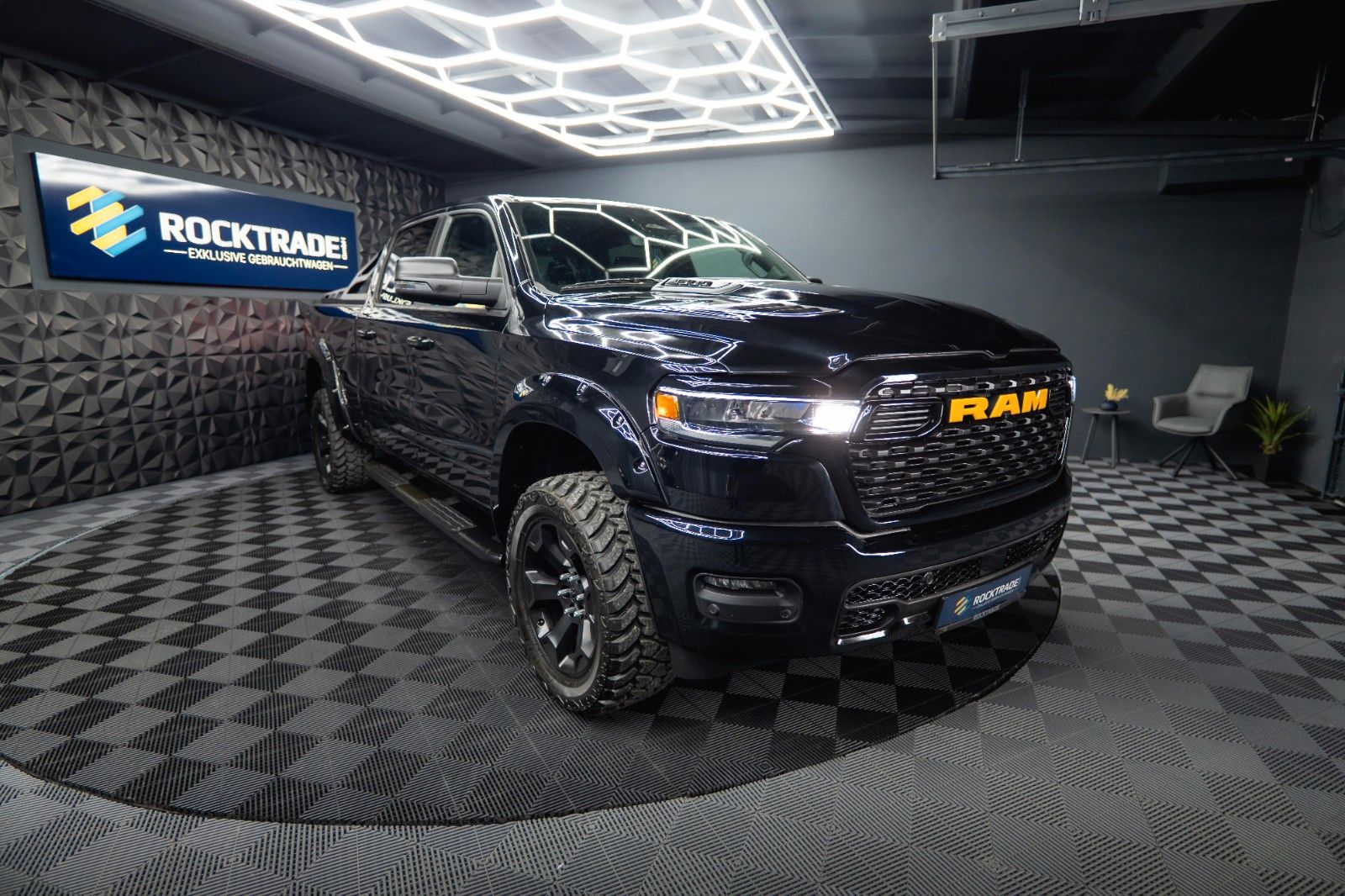 Fahrzeugabbildung Dodge RAM 3.0 MY 25 TWIN TURBO Offroad Night ACC 19%