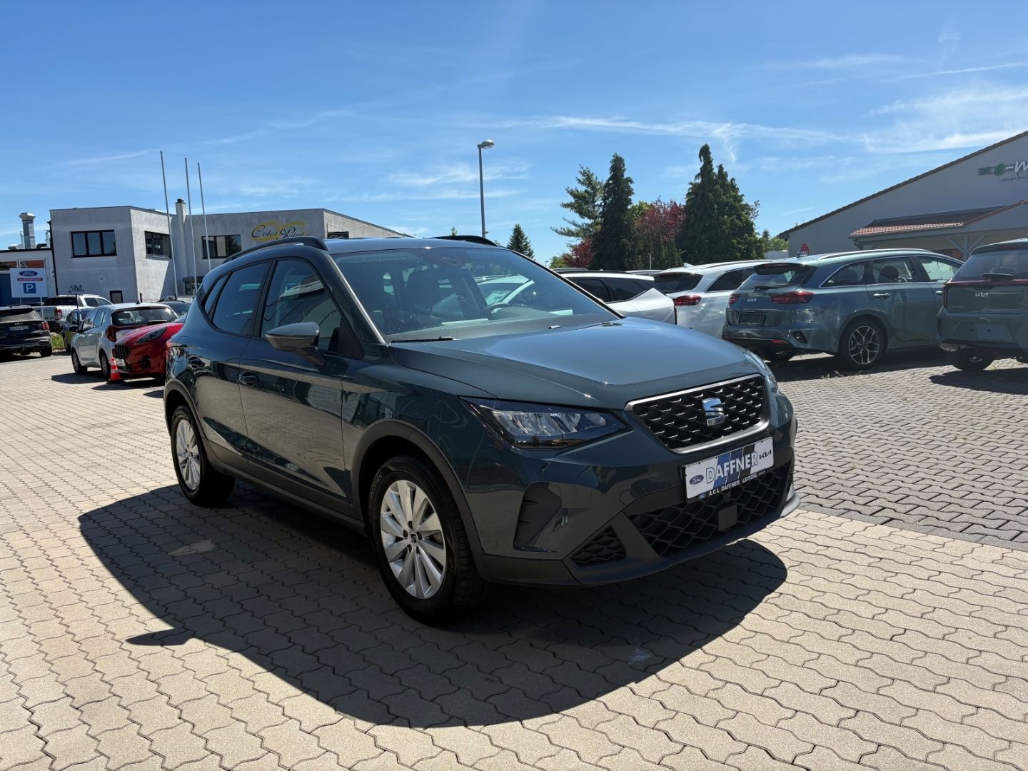 Fahrzeugabbildung SEAT Arona Style Navi Digitales Cockpit LED Apple Car