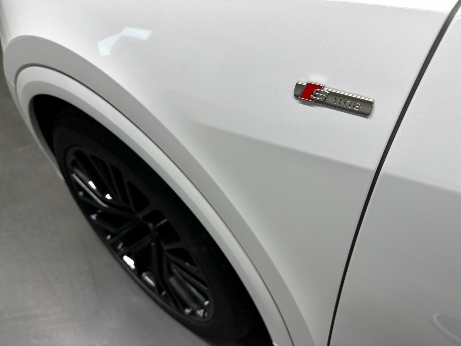 Audi Q8 50 TDI quattro S-Line 1.HAND PANO B&O HD-UP foto 3