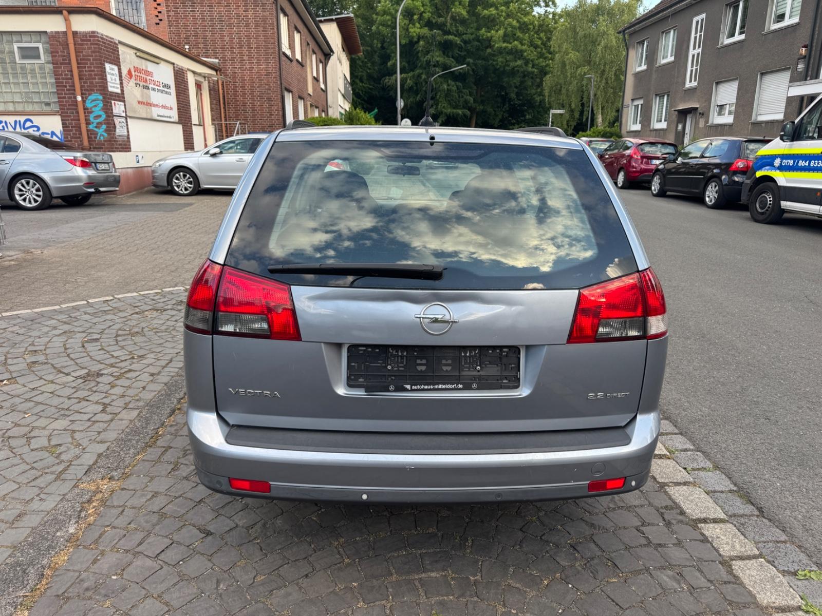 Opel Vectra 2004 — engine 2.198 cm³, 155 HP (114kW)