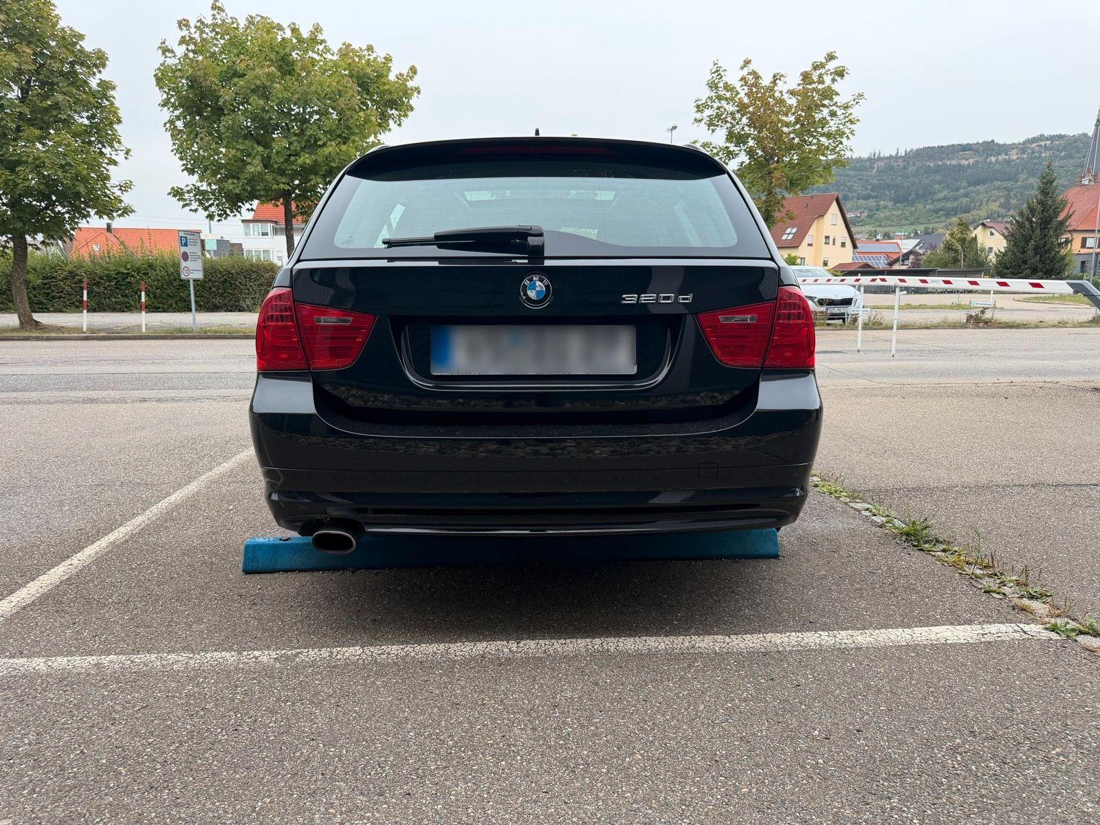 BMW 320 2009 — engine 177 HP (130kW)
