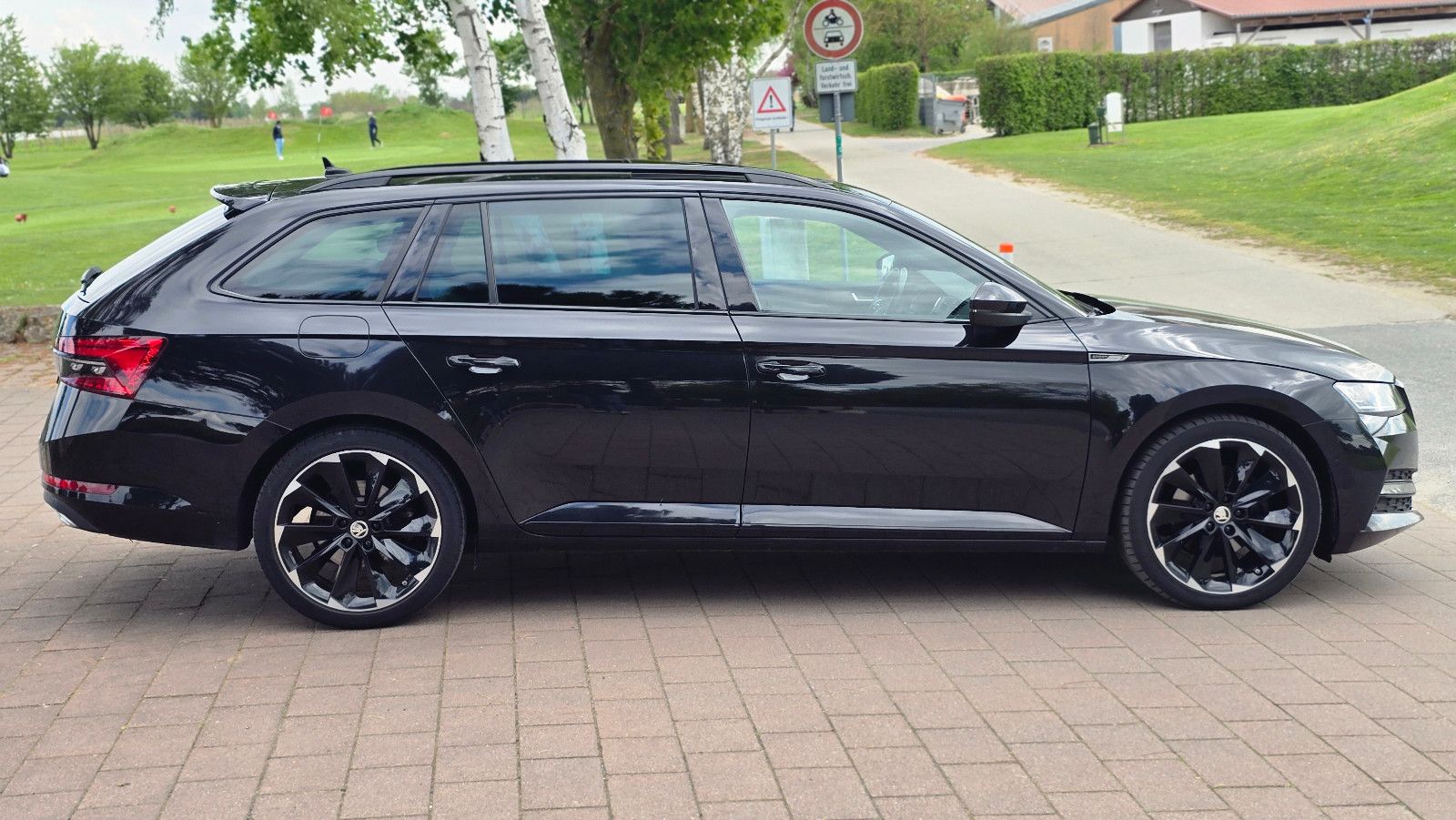 Skoda Co. Sportline VIRTUAL PANO DCC KAM AHK 360°LEDER imagem 2