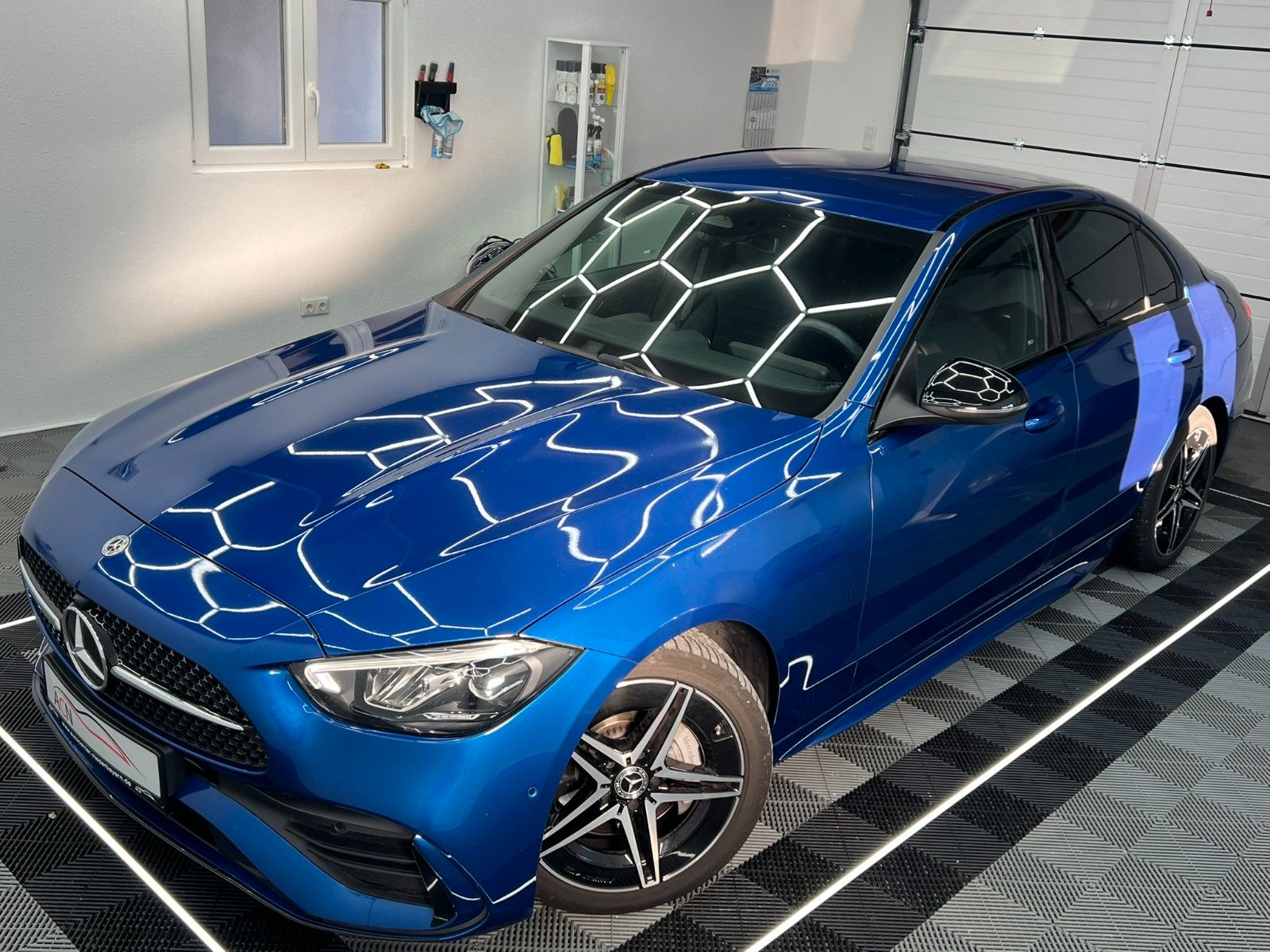 Fahrzeugabbildung Mercedes-Benz C 220 d Lim. AMG-LINE/LED/AHK/AMBI+/DISTRONIC+