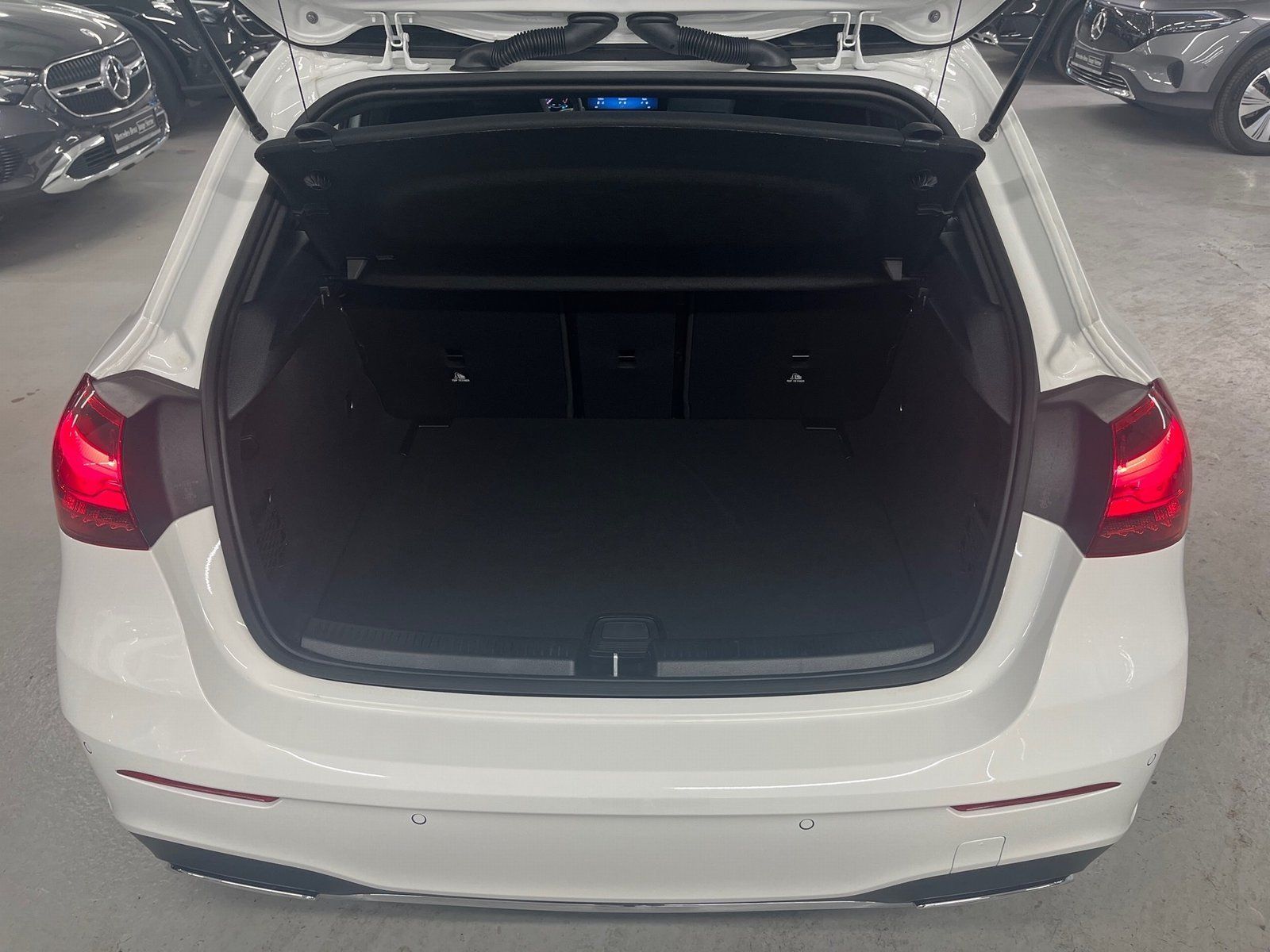 Fahrzeugabbildung Mercedes-Benz A 200 AMG-Line*MBUX*Kamera*LED*Navi*DAB*Ambiente