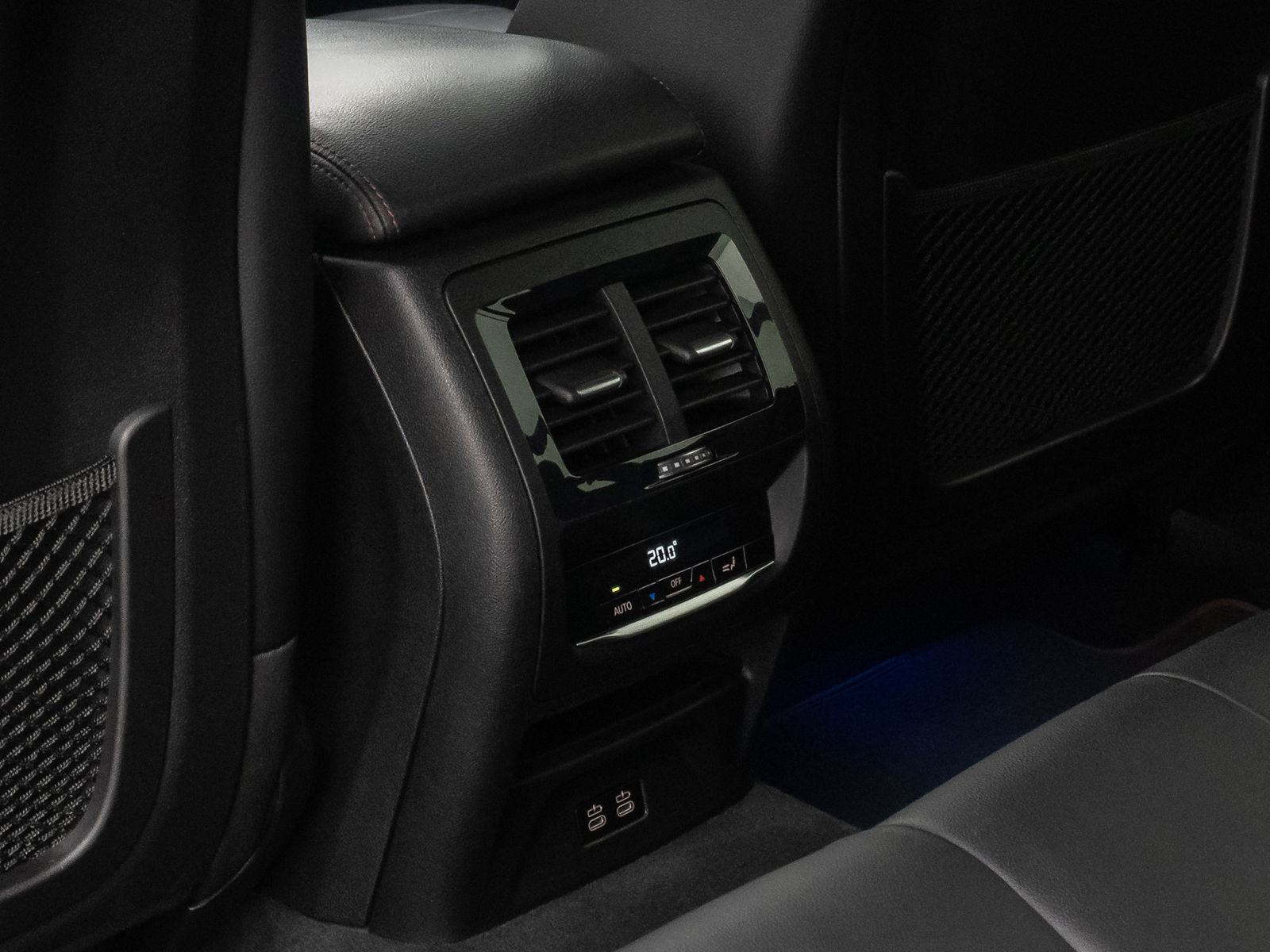 Fahrzeugabbildung BMW X4 M40i Kamera DAB HUD Memory Komfort H/K 20Zoll