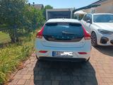 Volvo V40 T3 Momentum Momentum - Volvo V40 mit Benzin-Antrieb: Limousine, Momentum