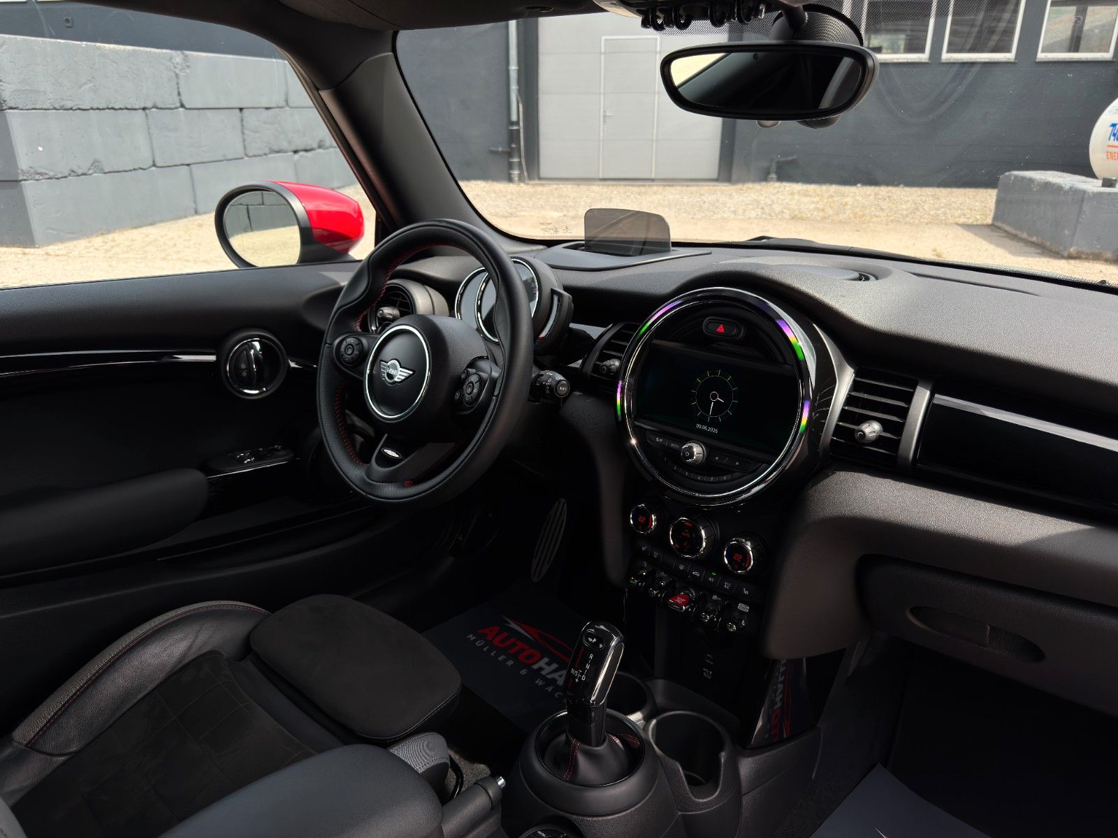 Fahrzeugabbildung MINI John Cooper Works CarPlay Adap. LED NAV HuD PDC