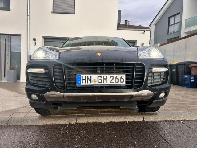 Porsche Cayenne GTS Black EDITION