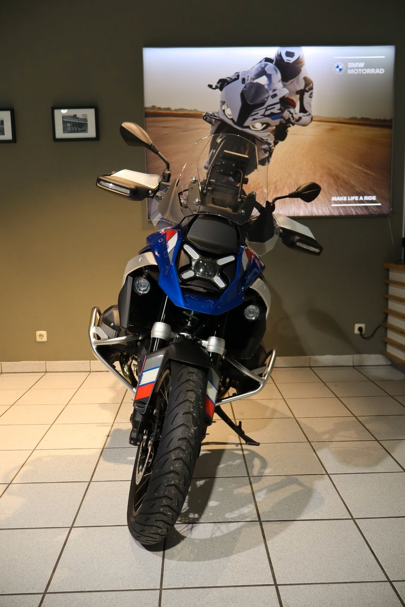 Fahrzeugabbildung BMW R1300GS ASA, 4 Pakete & Motorschutzbügel