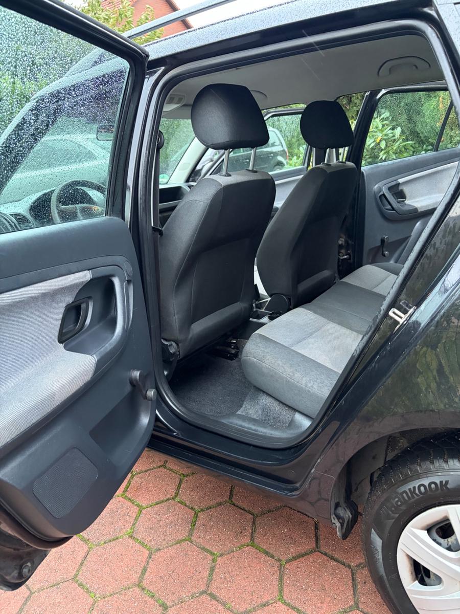 Skoda Fabia 2010 — photo 11