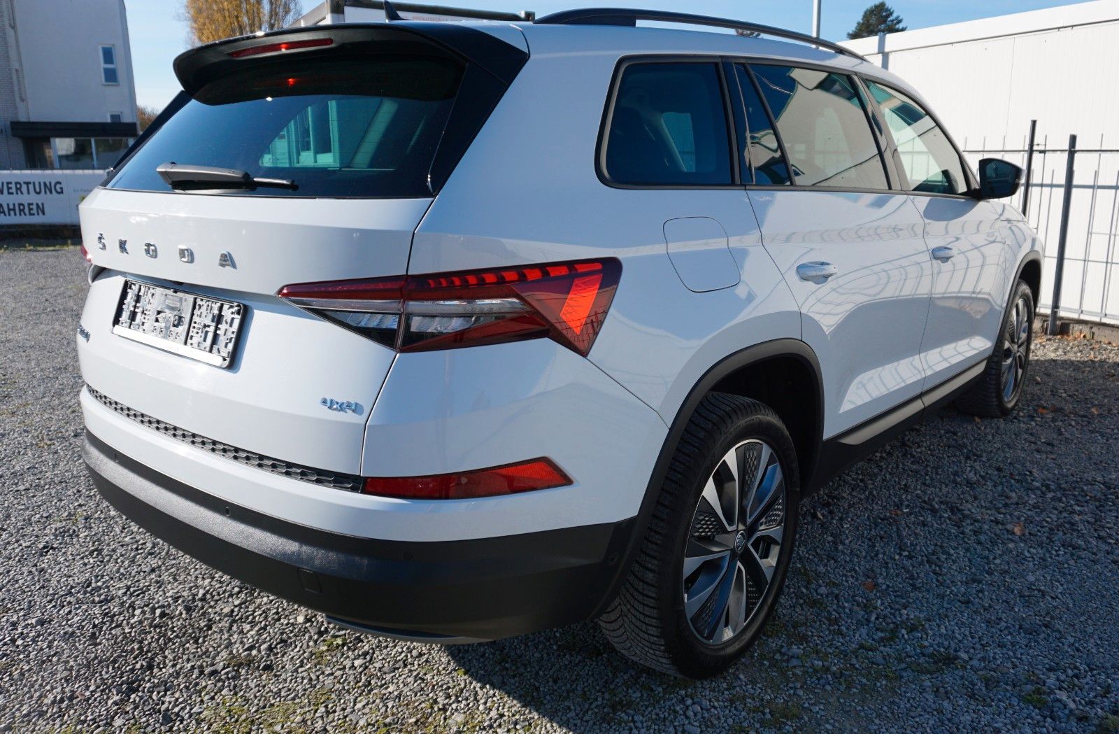 Fahrzeugabbildung SKODA Kodiaq Tour 4x4, LED,Navi,Kamera,SH,DAB,AHK
