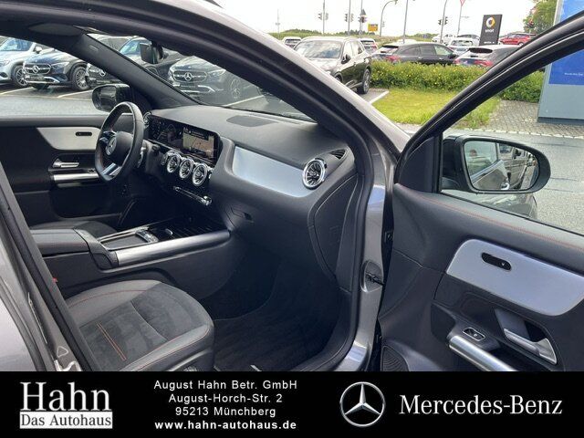 Fahrzeugabbildung Mercedes-Benz GLA 200 AMG/NIGHT/MULTIB./AHK/360/TOTW./AMBI/..
