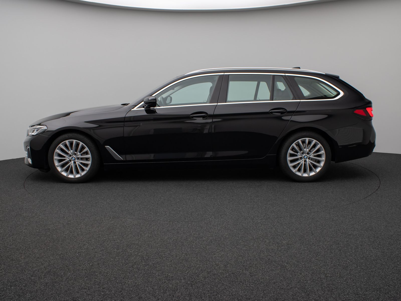 Fahrzeugabbildung BMW 540d xD Luxury Line Kamera HUD DAB ACC Alarm LED